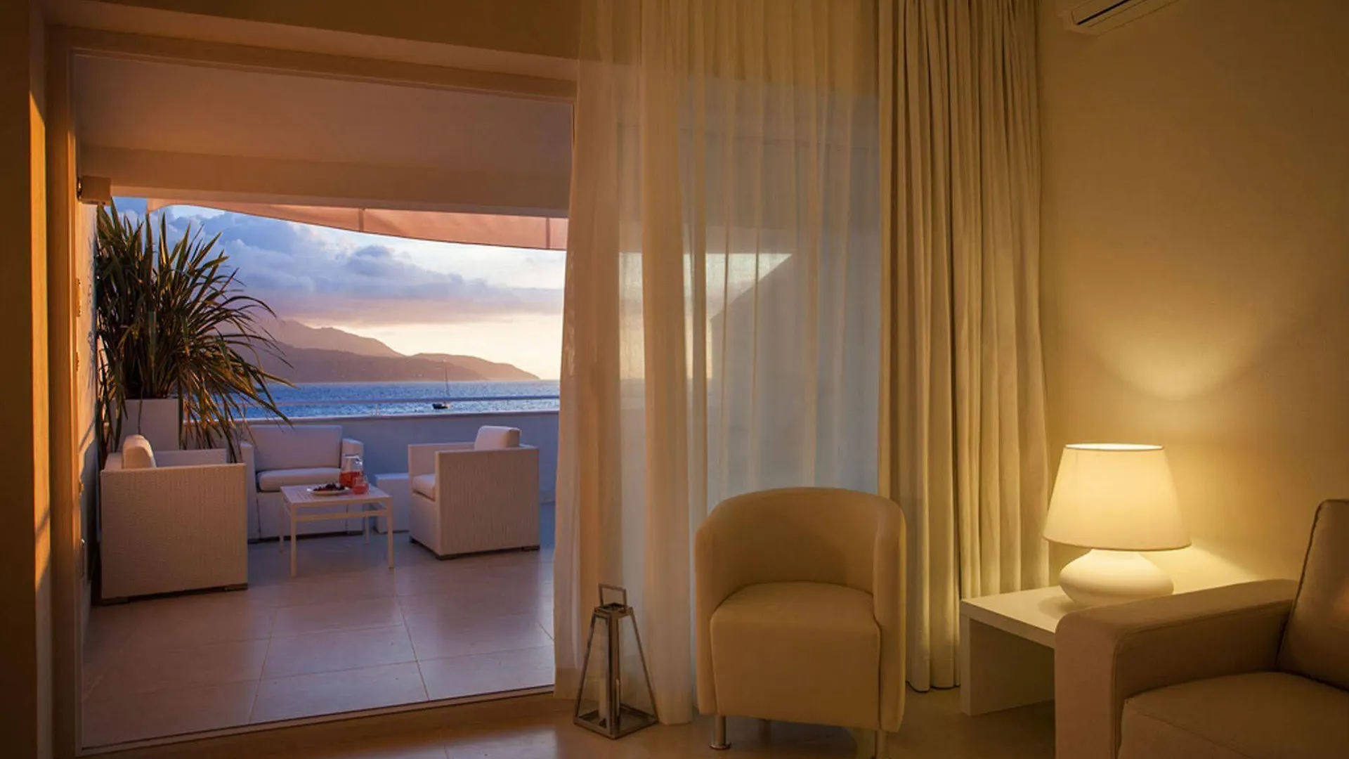 Baia Bianca Suites Portoferraio Resort